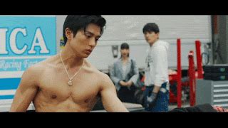 mackenyu gif